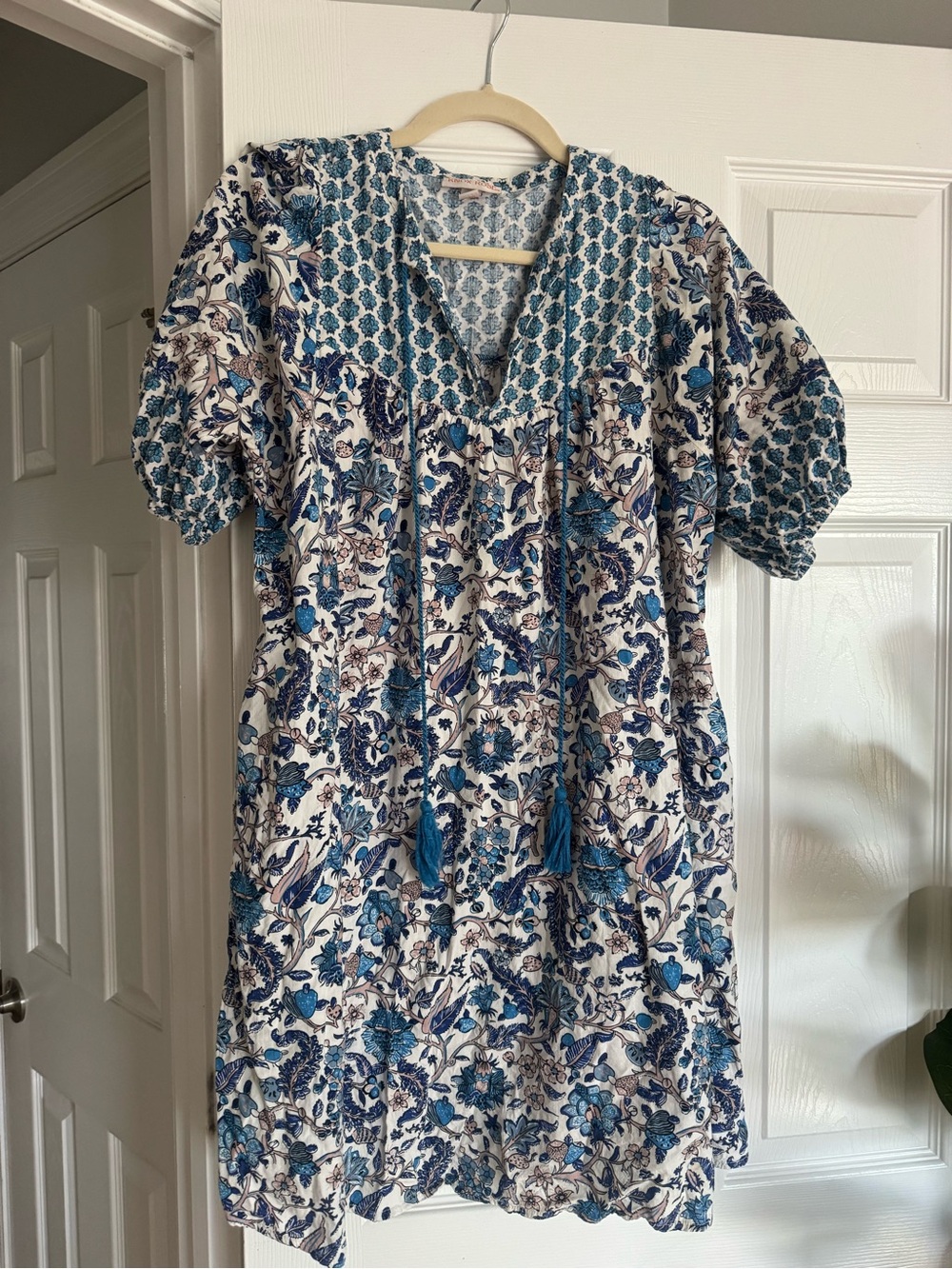 Knox Rose Blue Floral V-Neck Women's Dress